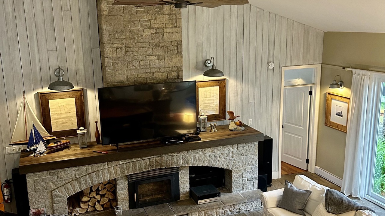 Photo of Livingroom in Baysville