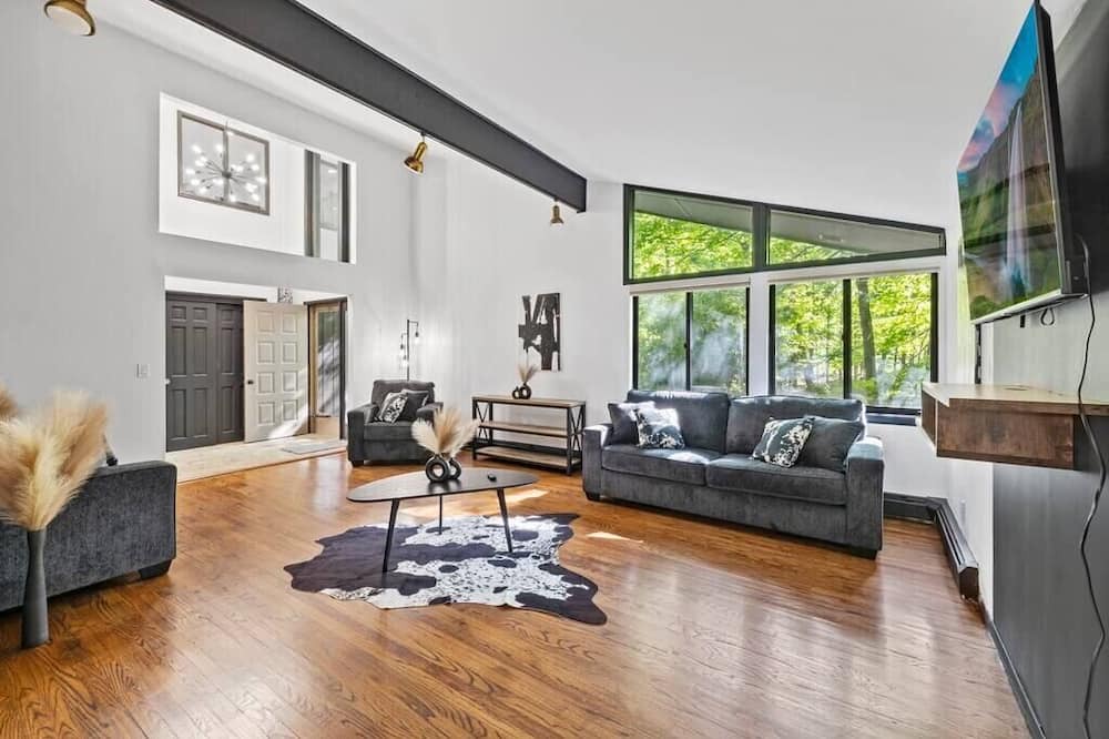 Photo of Livingroom in Washingtonville