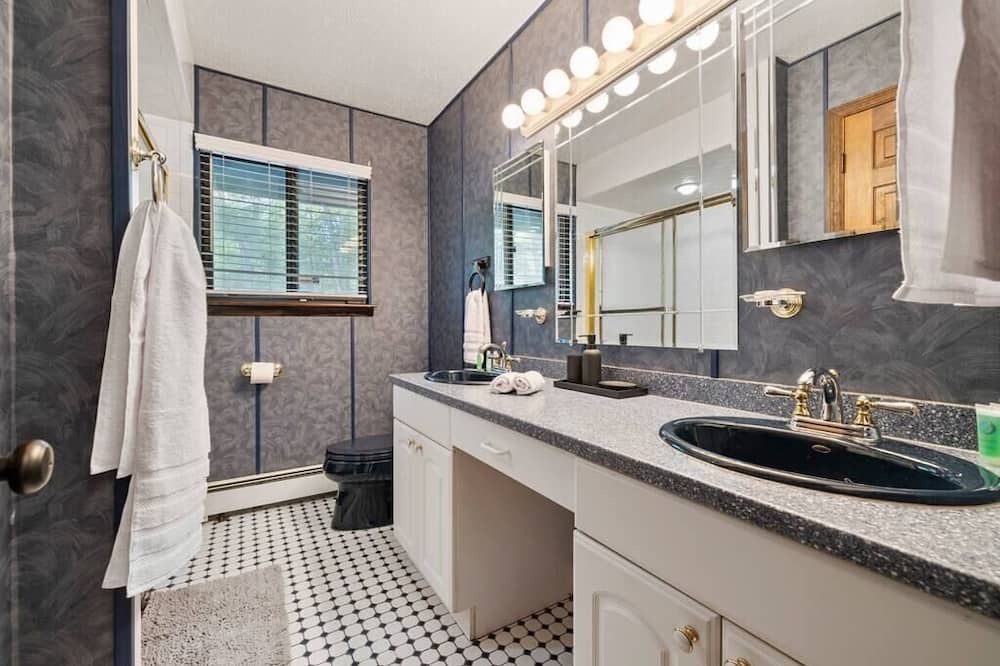 Photo of Bathroom in Washingtonville