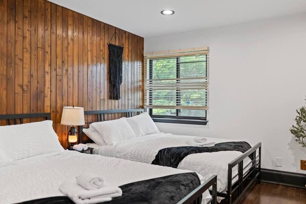 Photo of Bedroom in Washingtonville