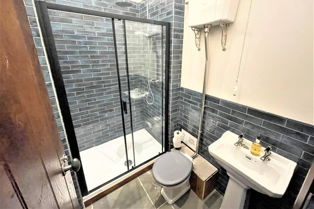 Photo of Bathroom in Fremington