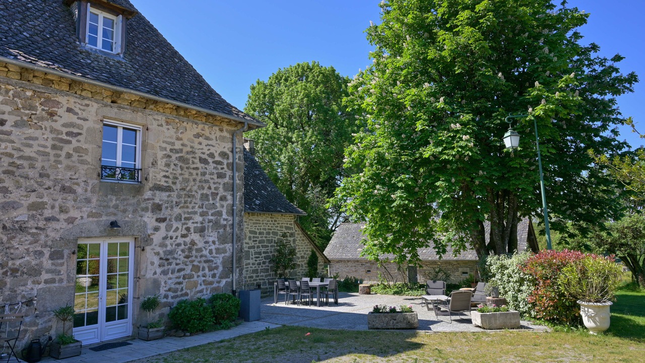 Photo of Patio Balcony in Camps-Saint-Mathurin-Leobazel