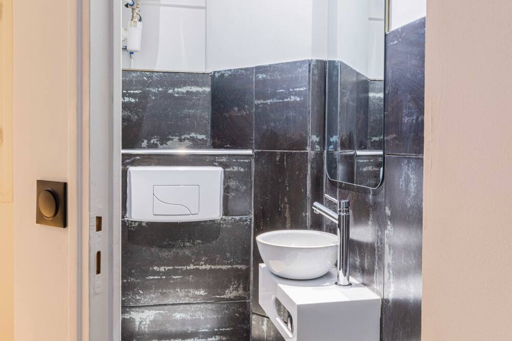 Photo of Bathroom in Chaillot