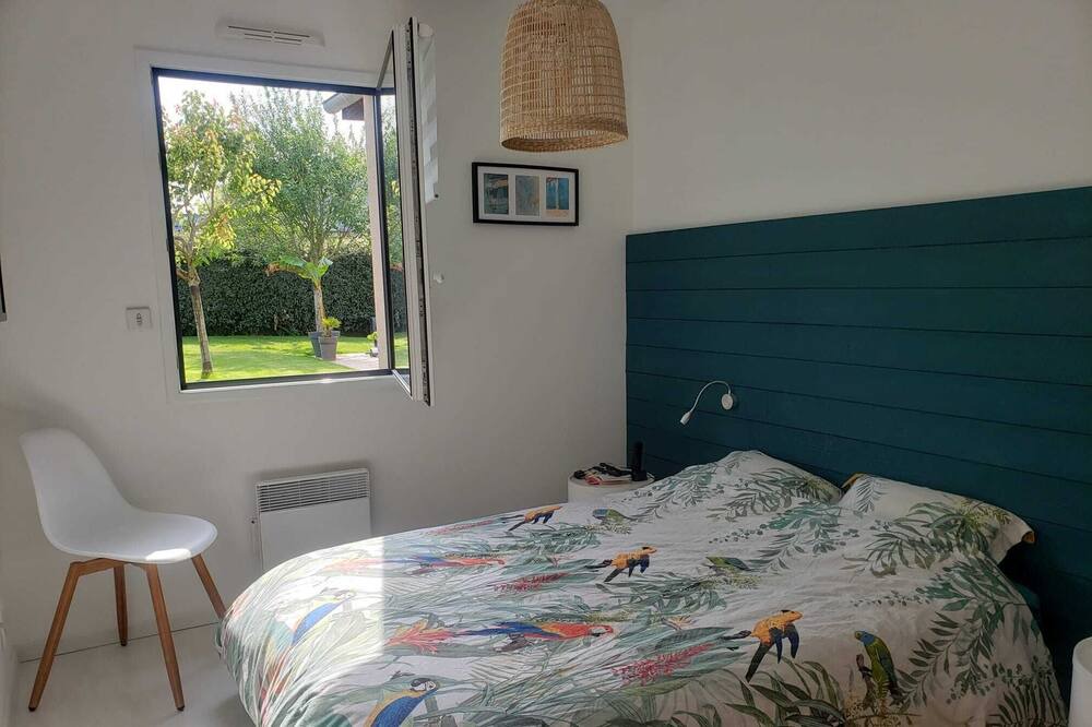 Photo of Bedroom in Le Minihic-sur-Rance