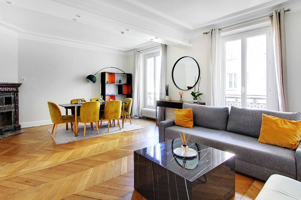 Photo of Livingroom in Neuilly-sur-Seine