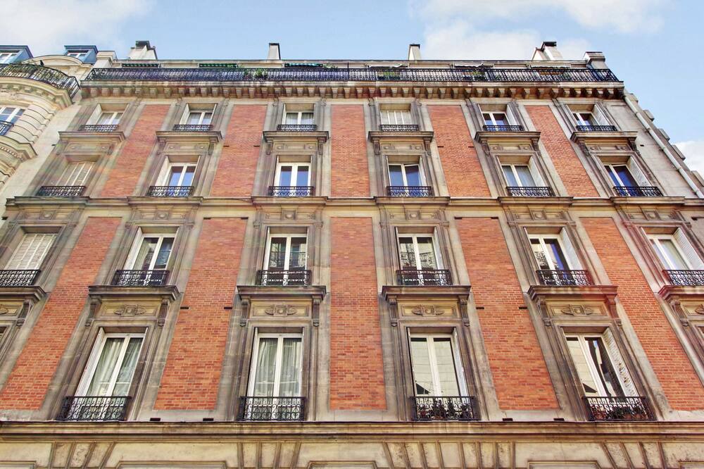 Photo of Others in Neuilly-sur-Seine