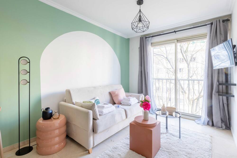 Photo of Livingroom in 10th Arrondissement