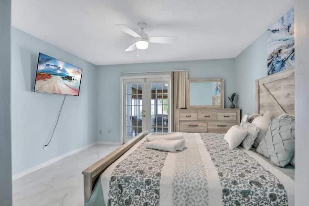 Photo of Bedroom in Girvin
