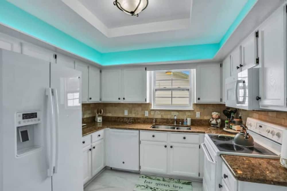 Photo of Kitchen in Girvin