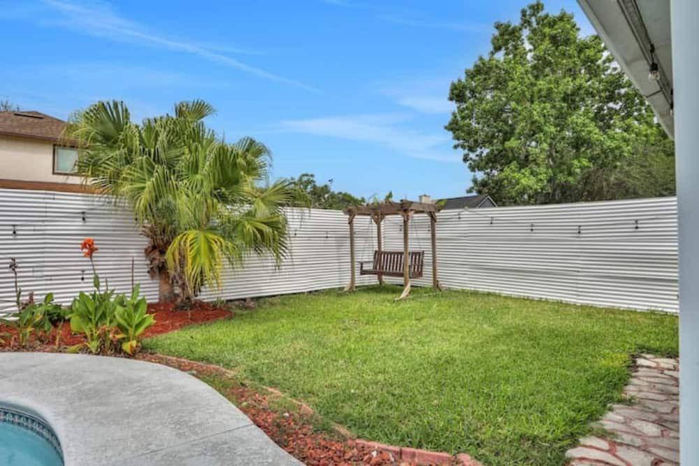 Photo of Outdoor in Girvin
