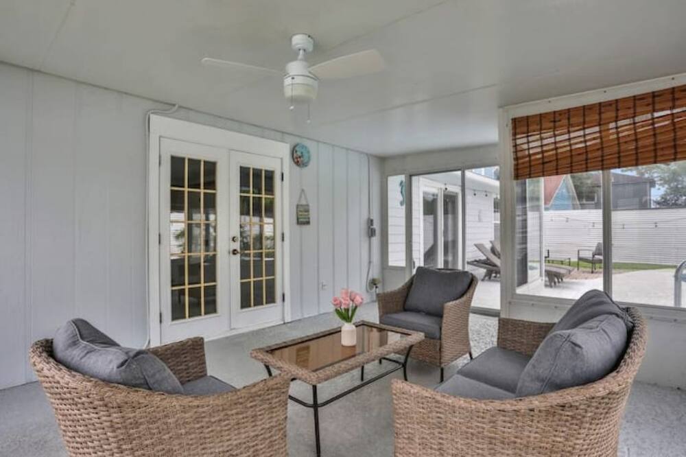 Photo of Patio Balcony in Girvin