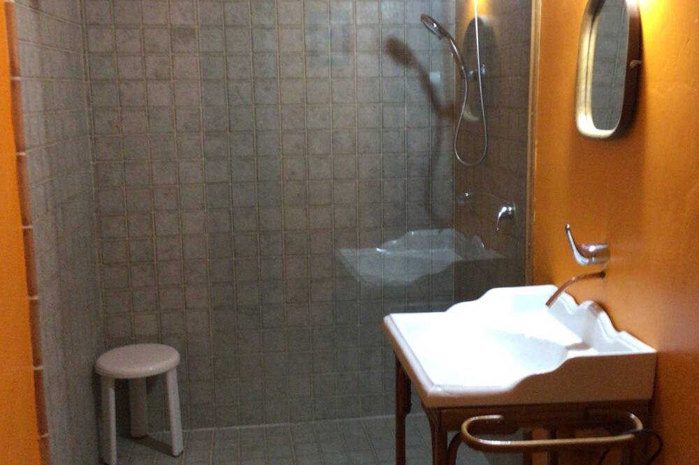 Photo of Bathroom in Guesalaz