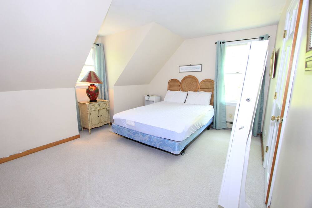 Photo of Bedroom in Marstons Mills