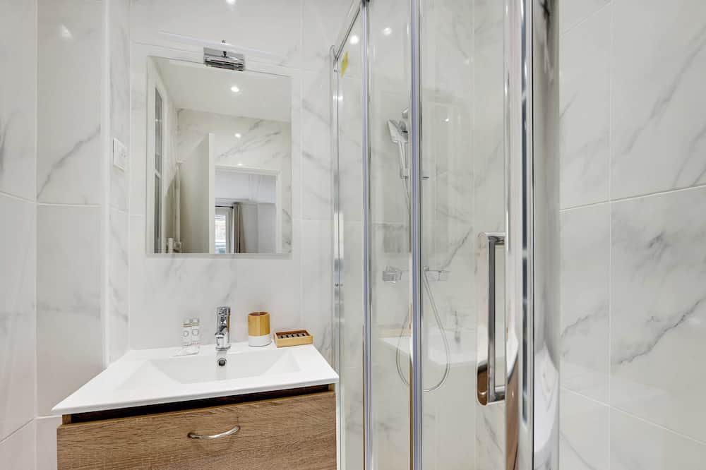 Photo of Bathroom in Batignolles