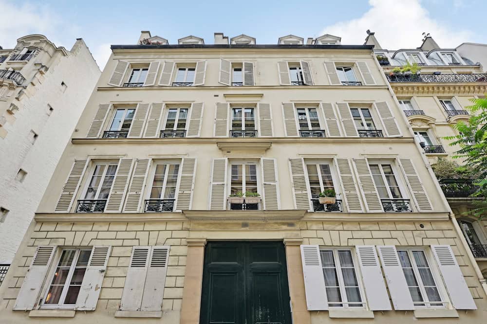 Photo of Outdoor in Batignolles