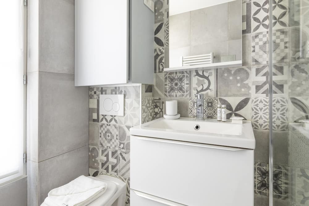Photo of Bathroom in Quartier de la Plaine-de-Monceaux