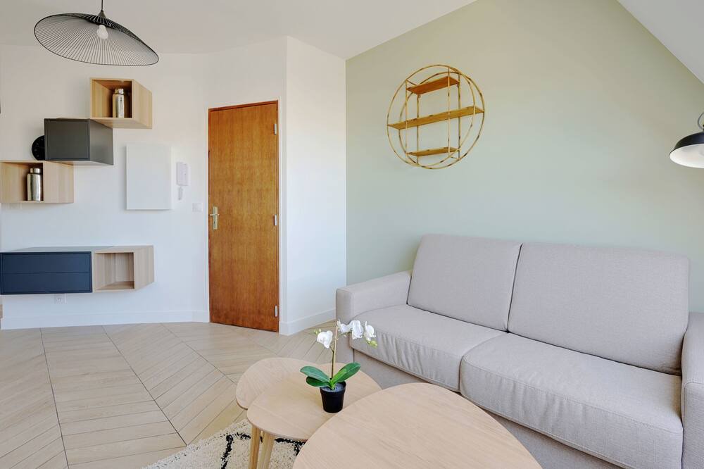 Photo of Livingroom in Quartier de la Plaine-de-Monceaux