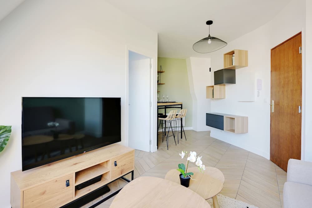 Photo of Livingroom in Quartier de la Plaine-de-Monceaux