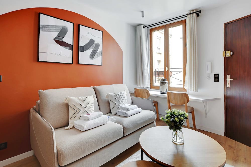 Photo of Livingroom in Saint-Cloud
