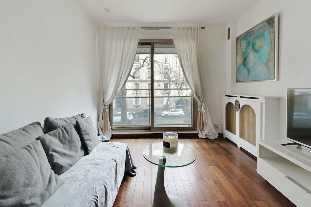 Photo of Livingroom in Quartier de la Plaine-de-Monceaux