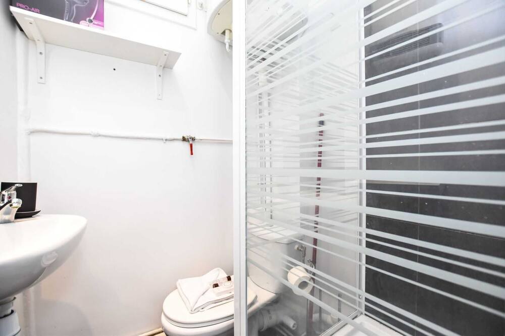 Photo of Bathroom in Neuilly-sur-Seine