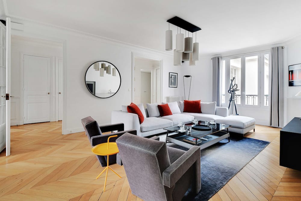 Photo of Livingroom in Chaillot