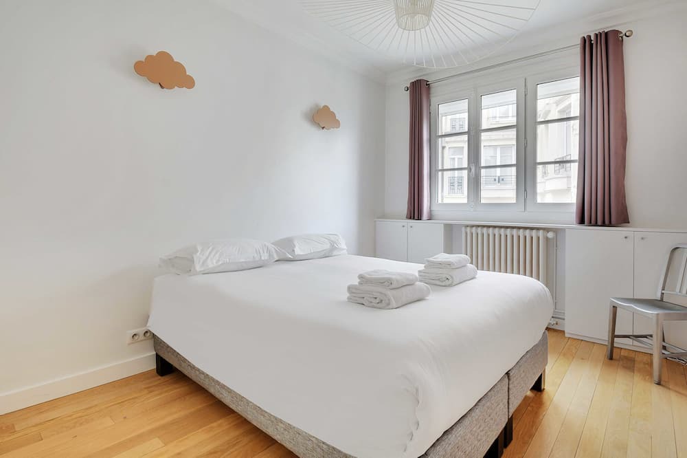 Photo of Bedroom in Chaillot