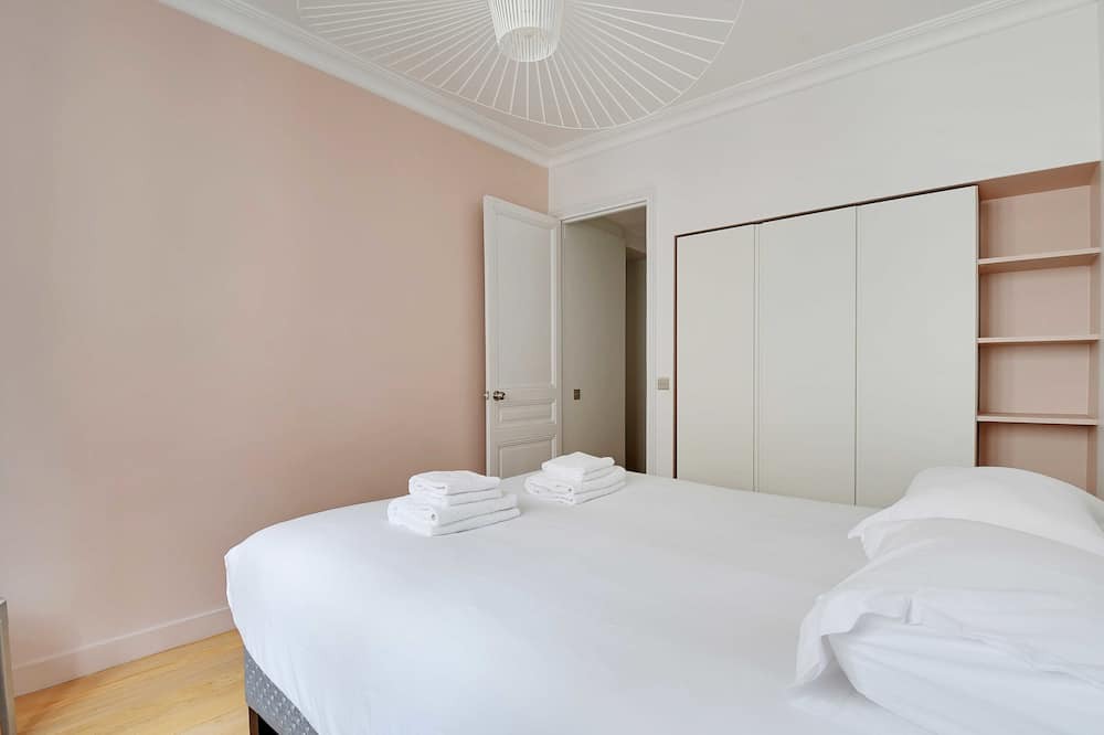 Photo of Bedroom in Chaillot