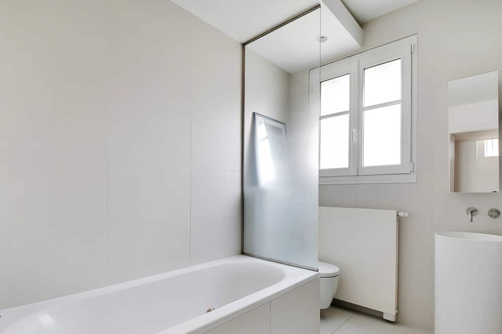 Photo of Bathroom in Chaillot