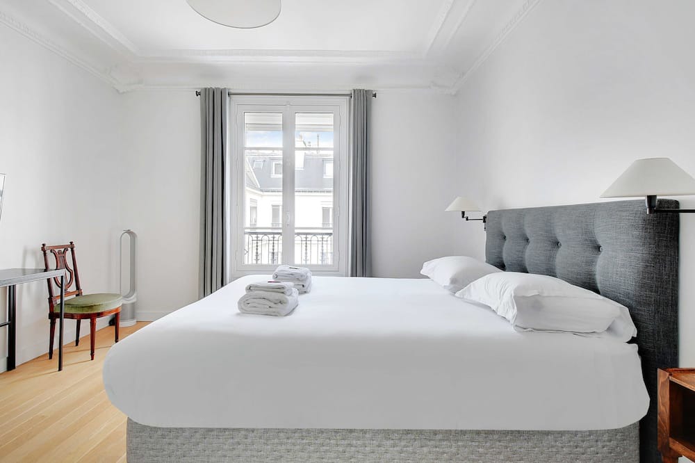 Photo of Bedroom in Chaillot