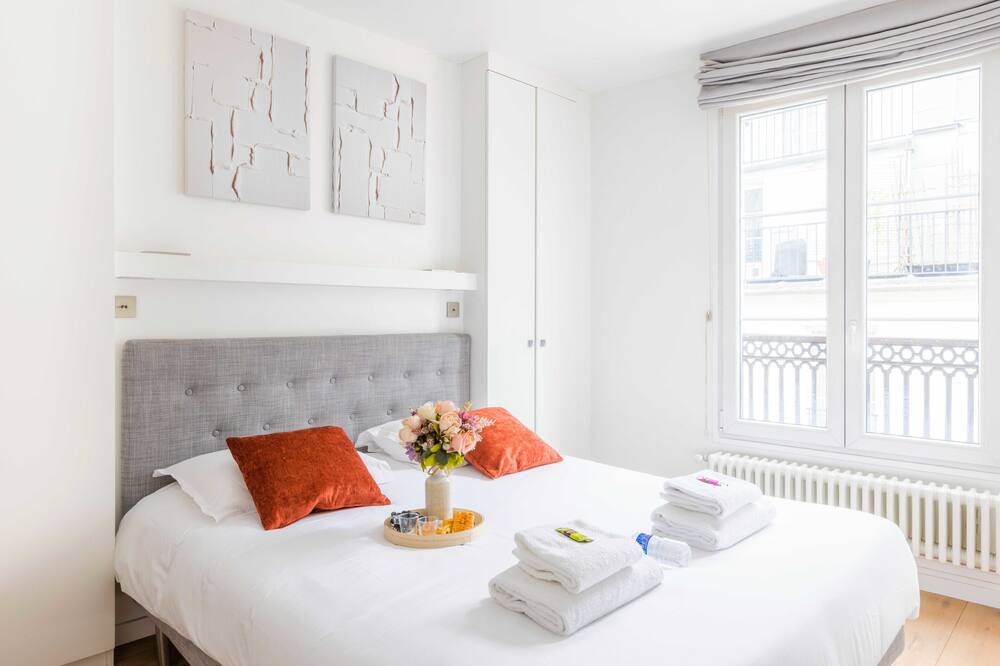 Photo of Bedroom in Saint-Thomas-d'Aquin