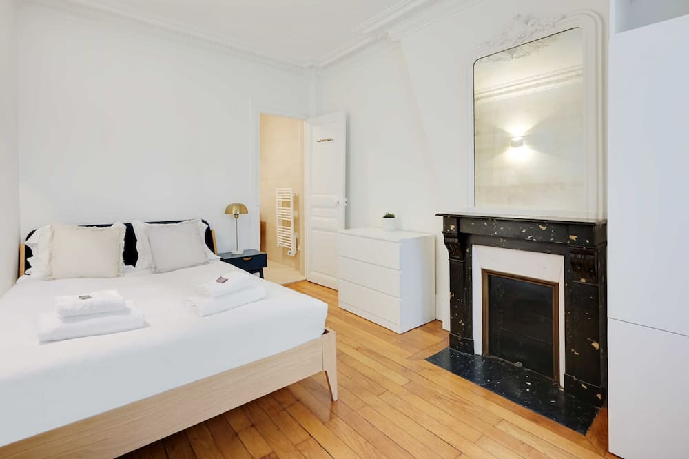 Photo of Bedroom in 17th Arrondissement