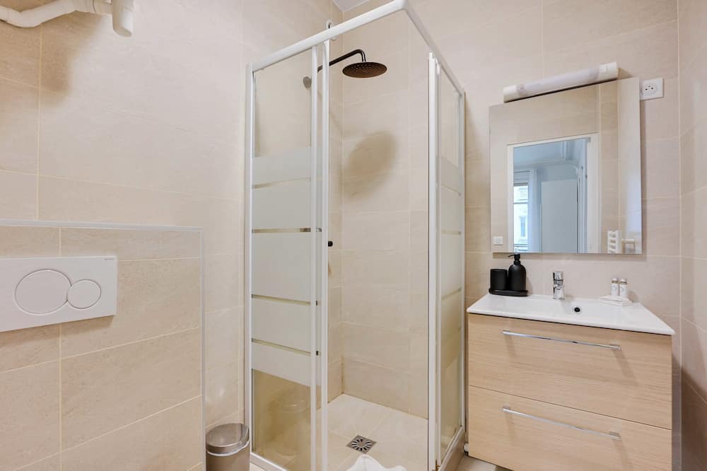 Photo of Bathroom in 17th Arrondissement