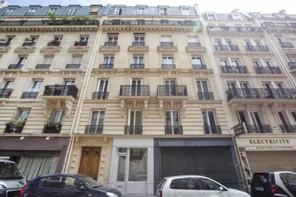 Photo of Outdoor in 17th Arrondissement