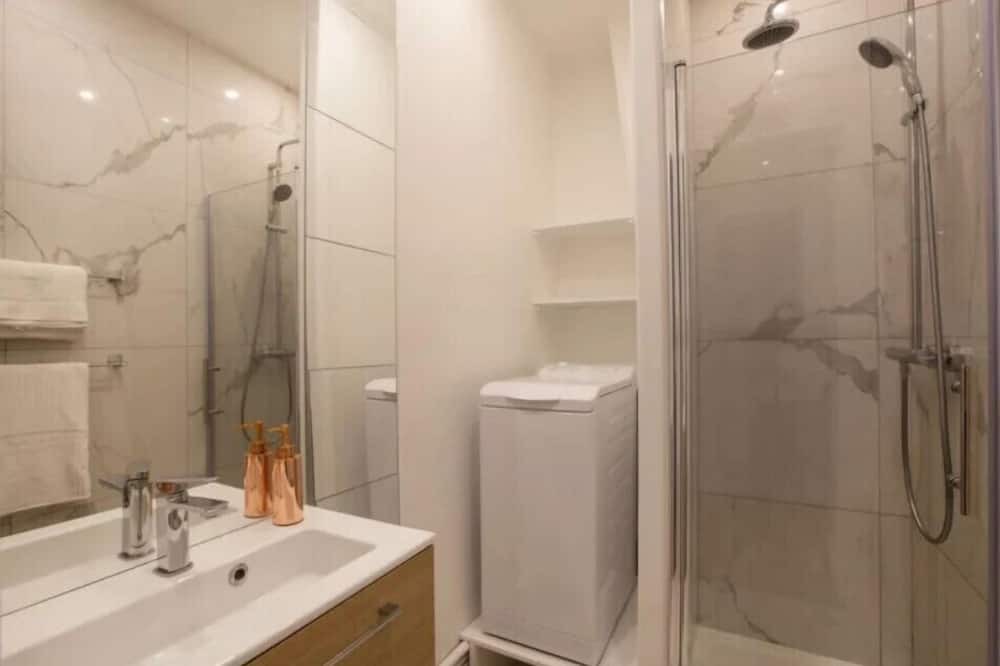 Photo of Bathroom in 17th Arrondissement