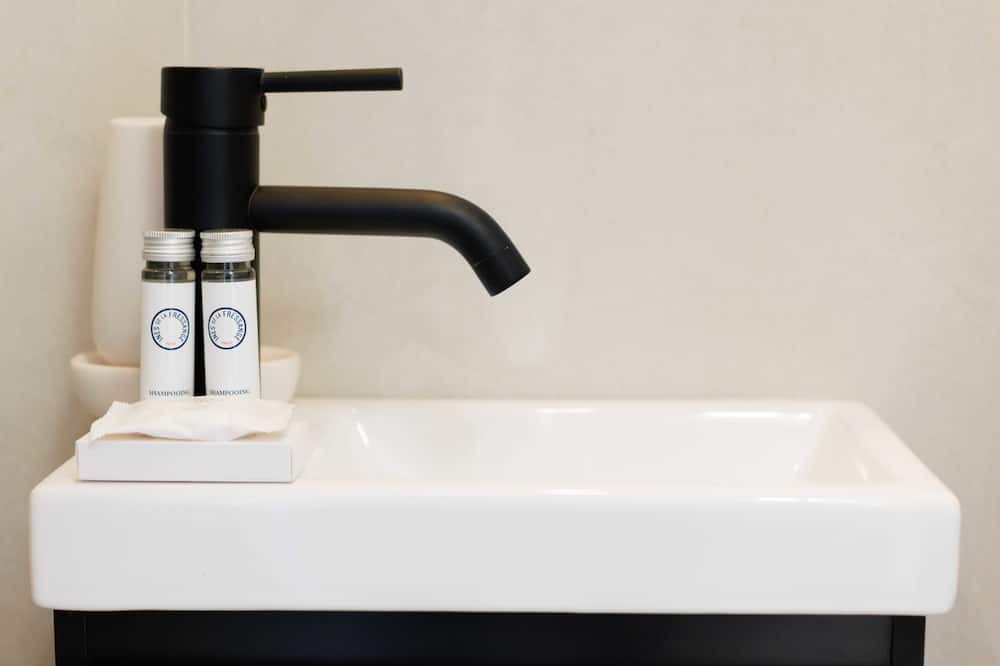 Photo of Bathroom in Quartier de la Plaine-de-Monceaux