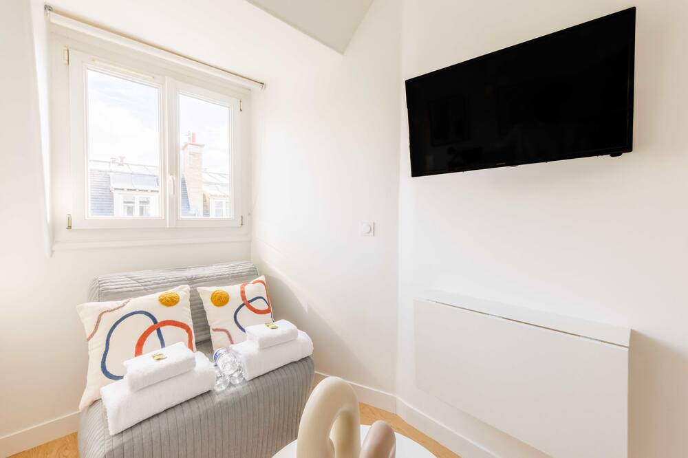 Photo of Bedroom in Quartier de la Plaine-de-Monceaux