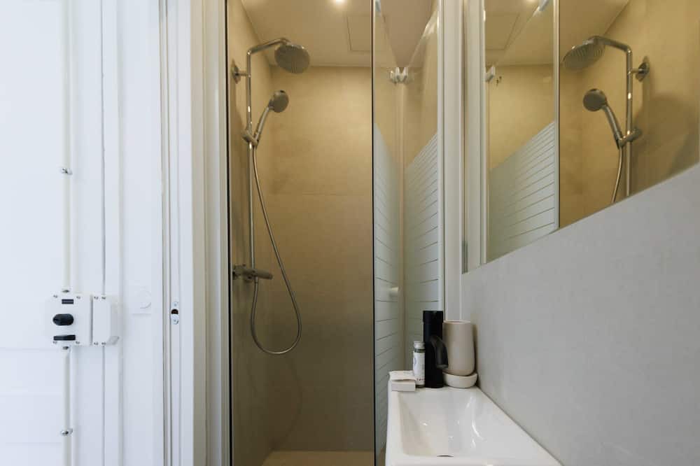 Photo of Bathroom in Quartier de la Plaine-de-Monceaux