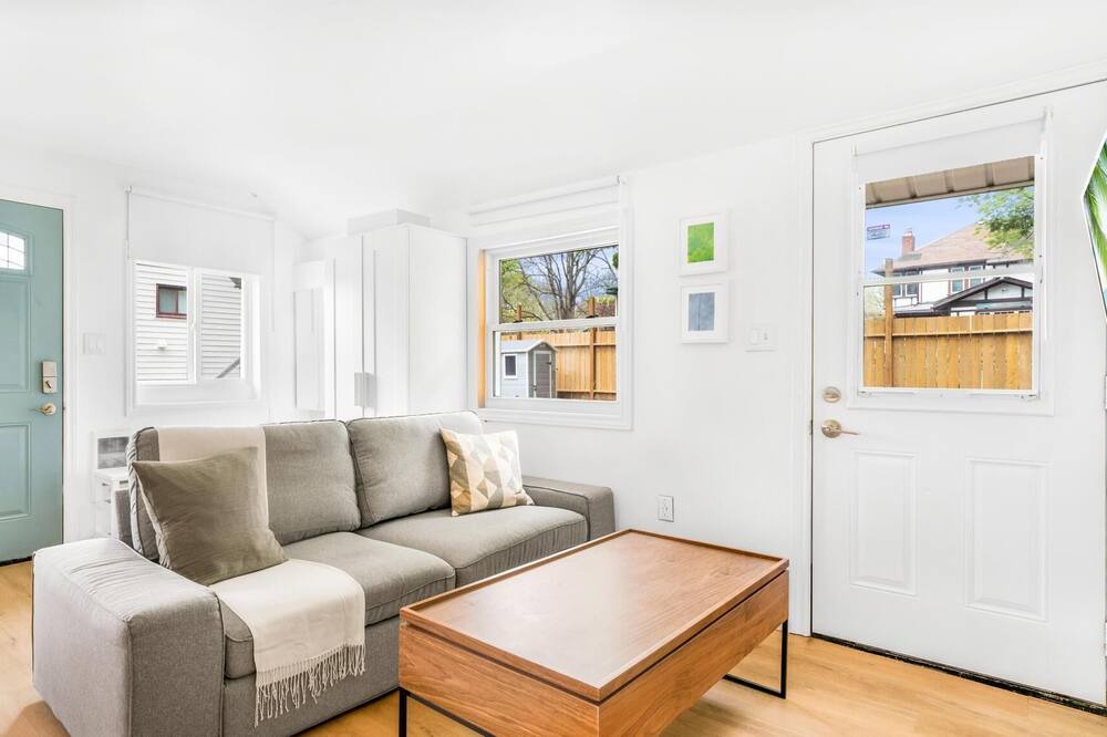 Photo of Livingroom in Niagara Falls
