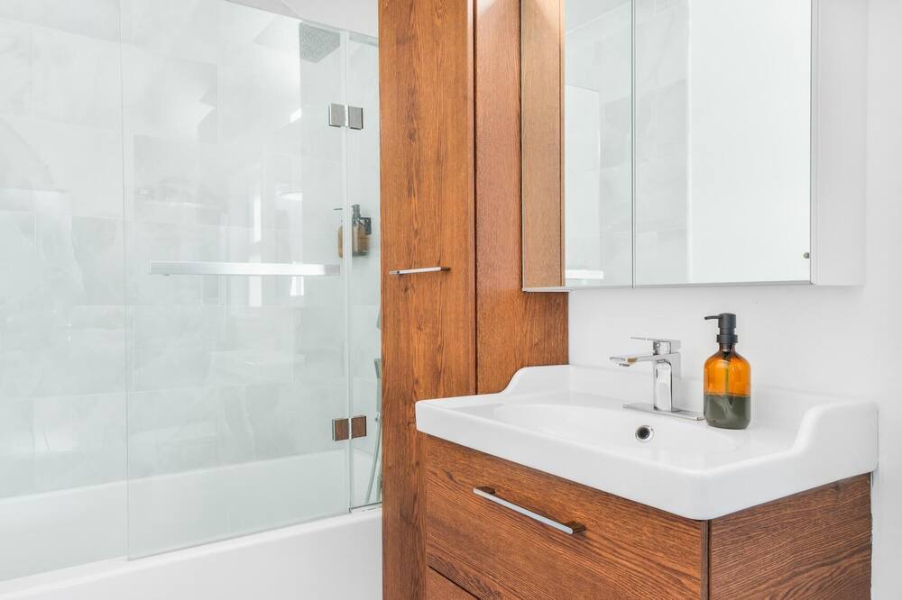 Photo of Bathroom in Niagara Falls