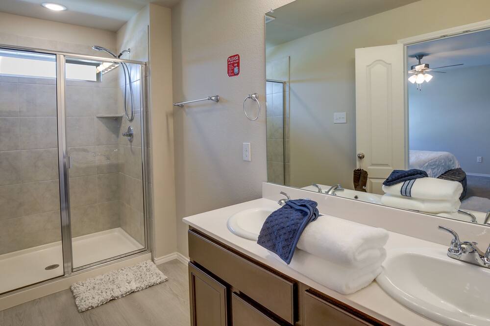 Photo of Bathroom in Mesquite