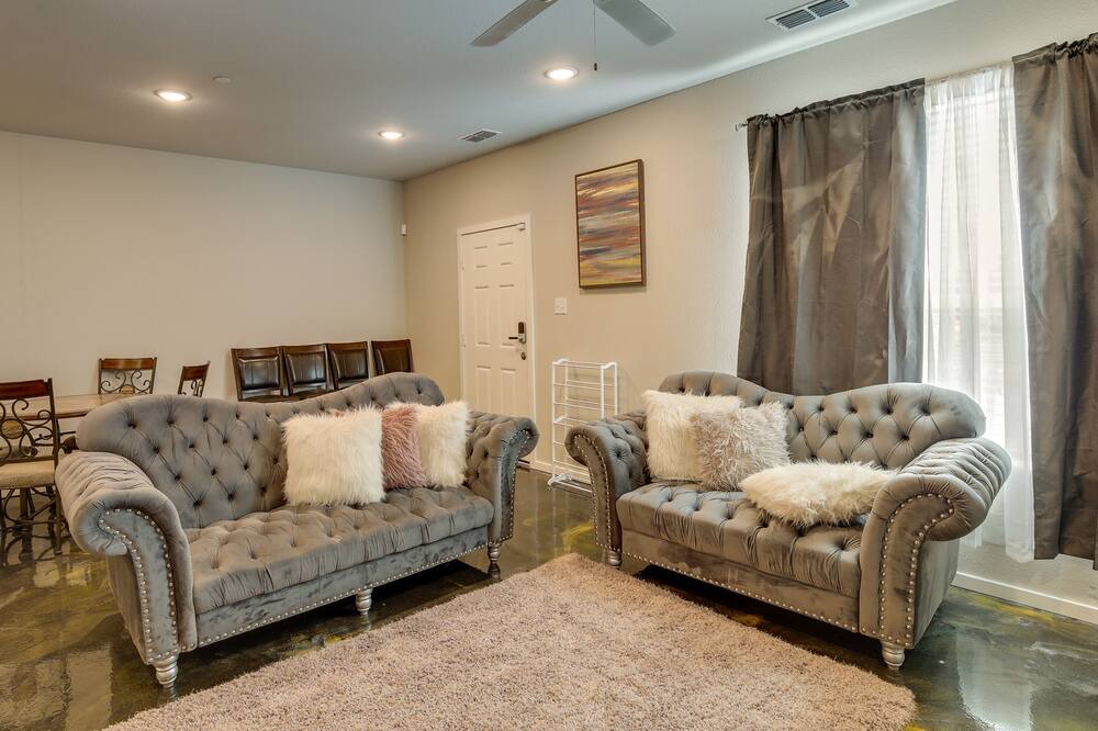 Photo of Livingroom in Mesquite