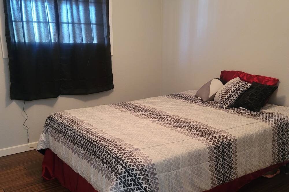 Photo of Bedroom in Benkelman