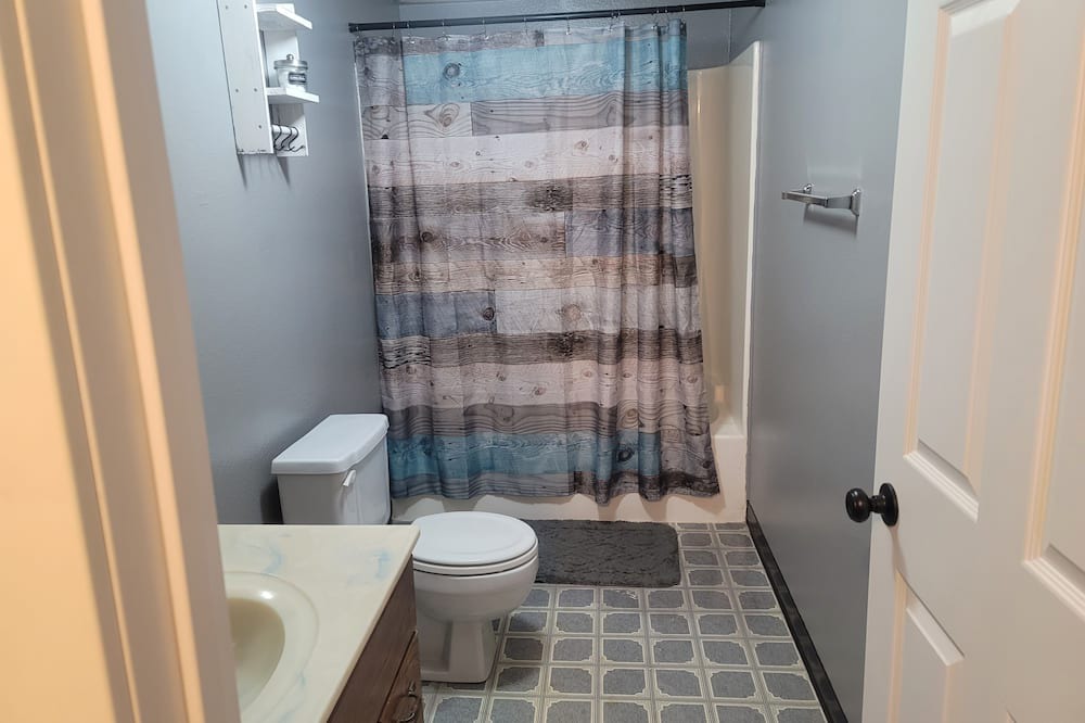 Photo of Bathroom in Benkelman