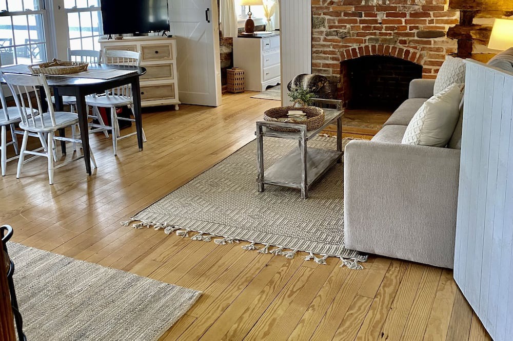 Photo of Livingroom in Dames Quarter