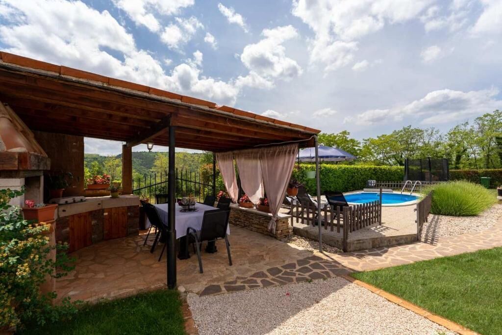 Photo of Patio Balcony in Oprtalj