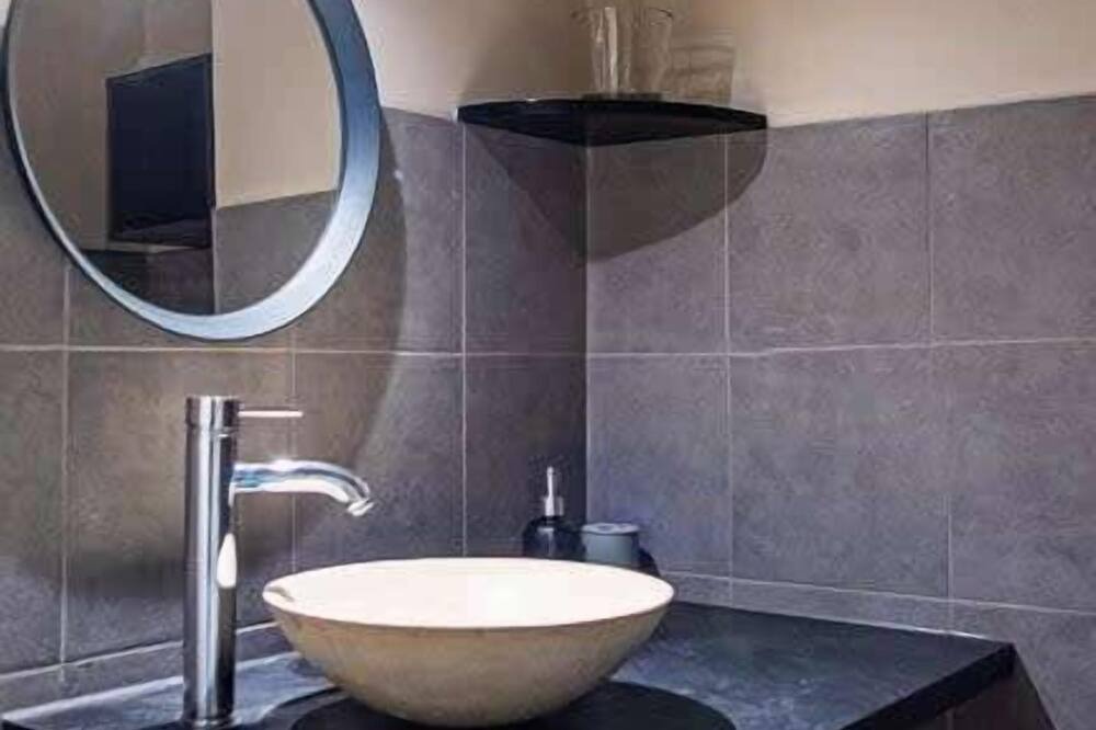Photo of Bathroom in Poitiers