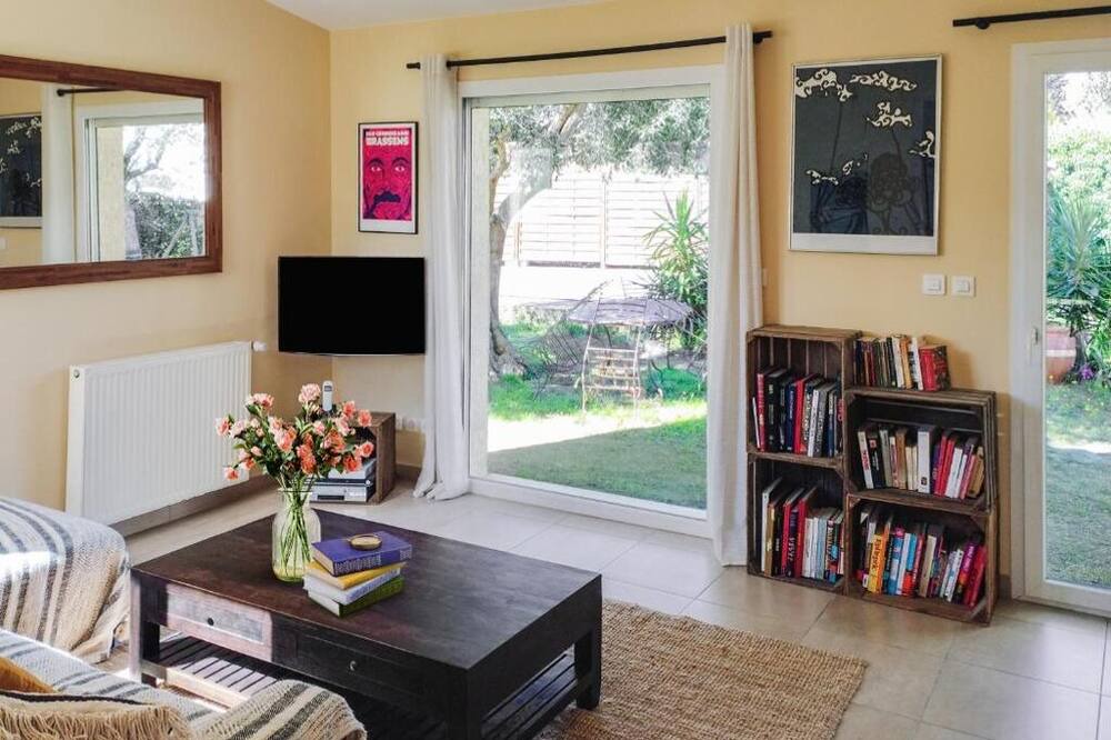 Photo of Livingroom in Poussan