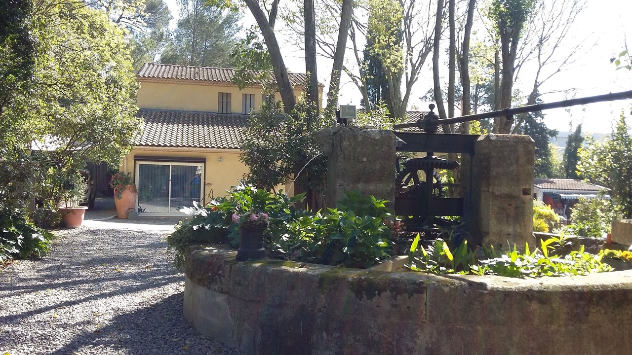 Photo of Outdoor in Hopitaux-Facultes