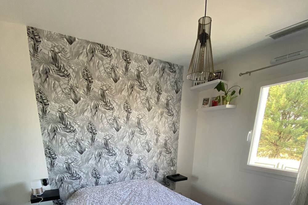 Photo of Bedroom in Artigues-pres-Bordeaux